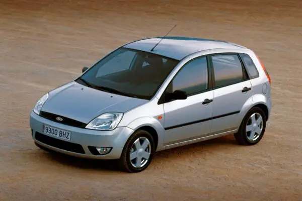 Ford Fiesta V (2002-2008) - schematy bezpieczników i przekaźników