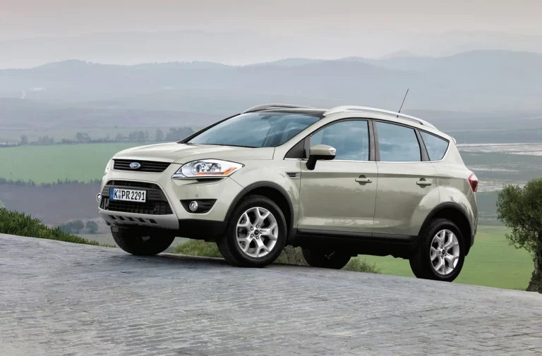 Ford Kuga I (2008-2012) - schematy bezpieczników i przekaźników