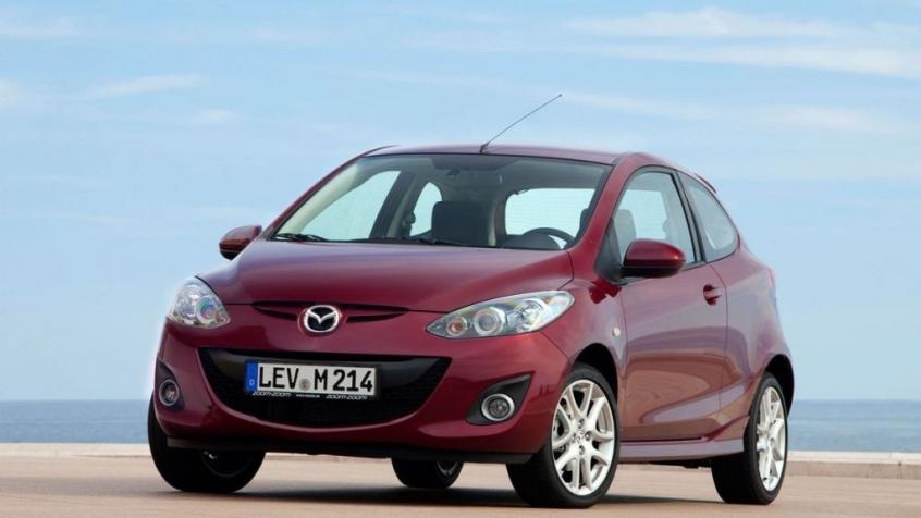 Mazda 2 II DE (2011) - schematy bezpieczników i przekaźników