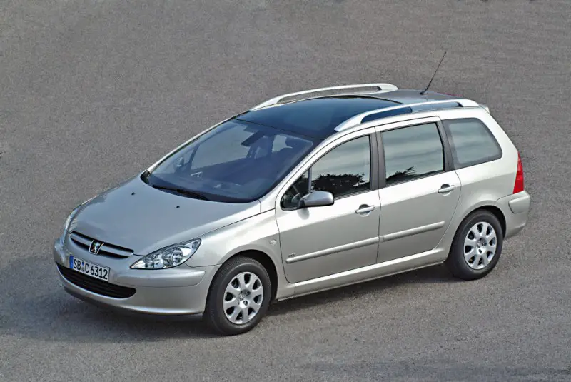 Peugeot 307 (2002) - schematy bezpieczników i przekaźników