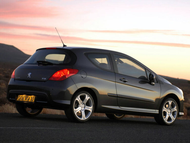 Peugeot 308 (T7) (2008) - schematy bezpieczników i przekaźników