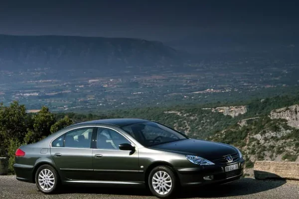 Peugeot 607 (2005) - schematy bezpieczników i przekaźników