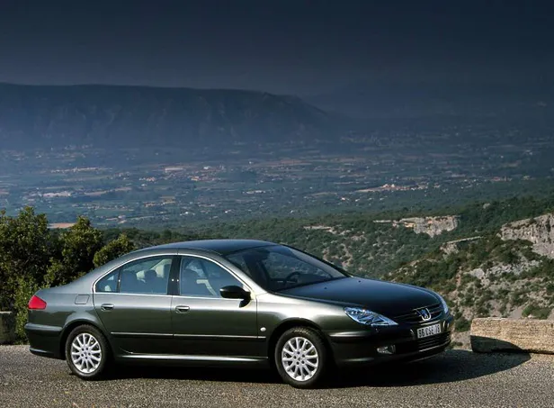 Peugeot 607 (2005) - schematy bezpieczników i przekaźników