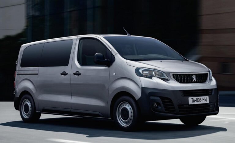 Peugeot Expert III i Traveller (2021-2023) - schematy bezpieczników i przekaźników