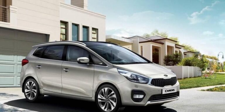 Kia Carens i Rondo IV (2014-2016) - schematy bezpieczników i przekaźników