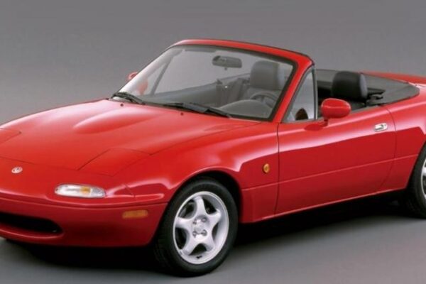 Mazda MX-5 I (1989-1997) - schematy bezpieczników i przekaźników