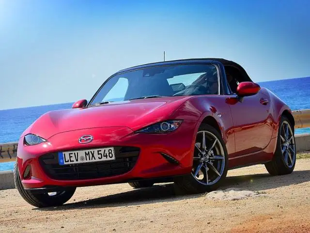 Mazda MX-5 IV (2017) - schematy bezpieczników i przekaźników