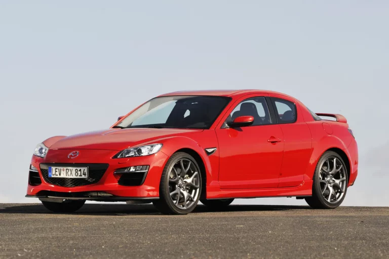 Mazda RX-8 (2011-2012) - schematy bezpieczników i przekaźników