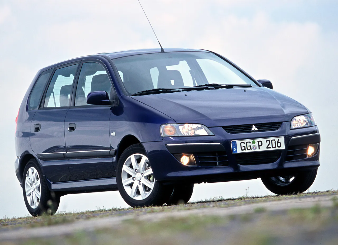 Mitsubishi Space Star (1998-2005) - schematy bezpieczników i przekaźników