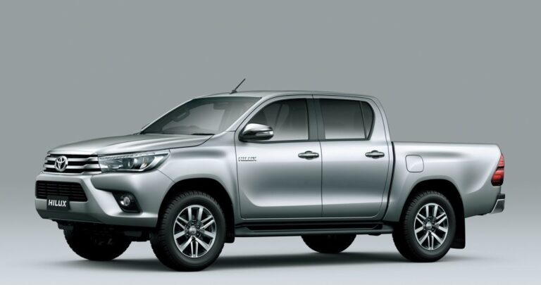 Toyota Hilux (2016-2022) - schematy bezpieczników i przekaźników