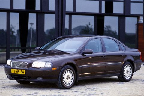 Volvo S80 (1999) - schematy bezpieczników i przekaźników