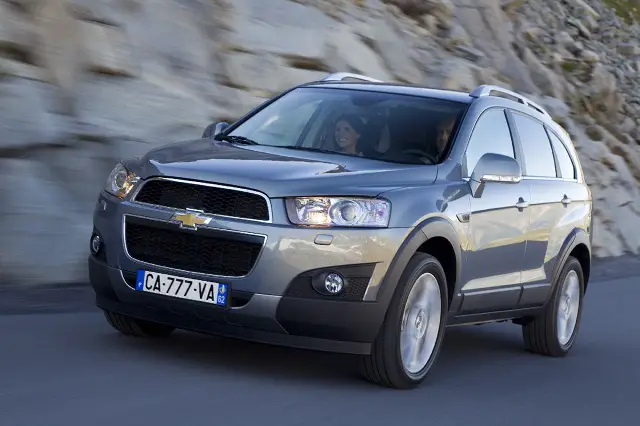 Chevrolet Captiva (2006-2019) - schematy bezpieczników i przekaźników