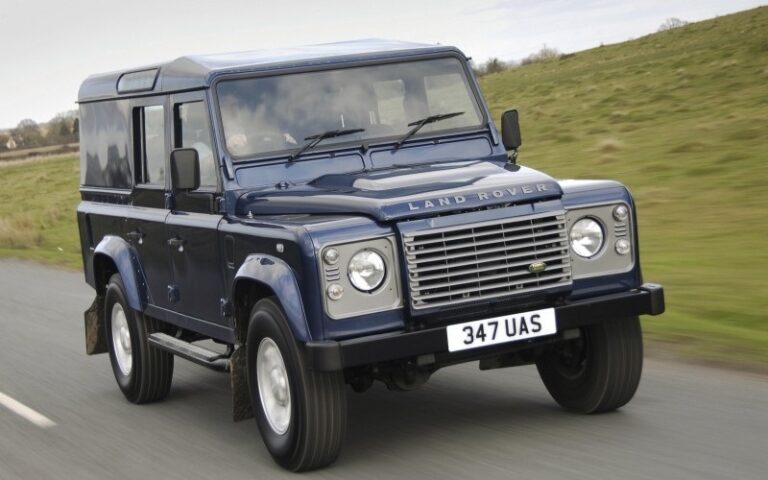 Land Rover Defender (2007-2011) - schematy bezpieczników i przekaźników