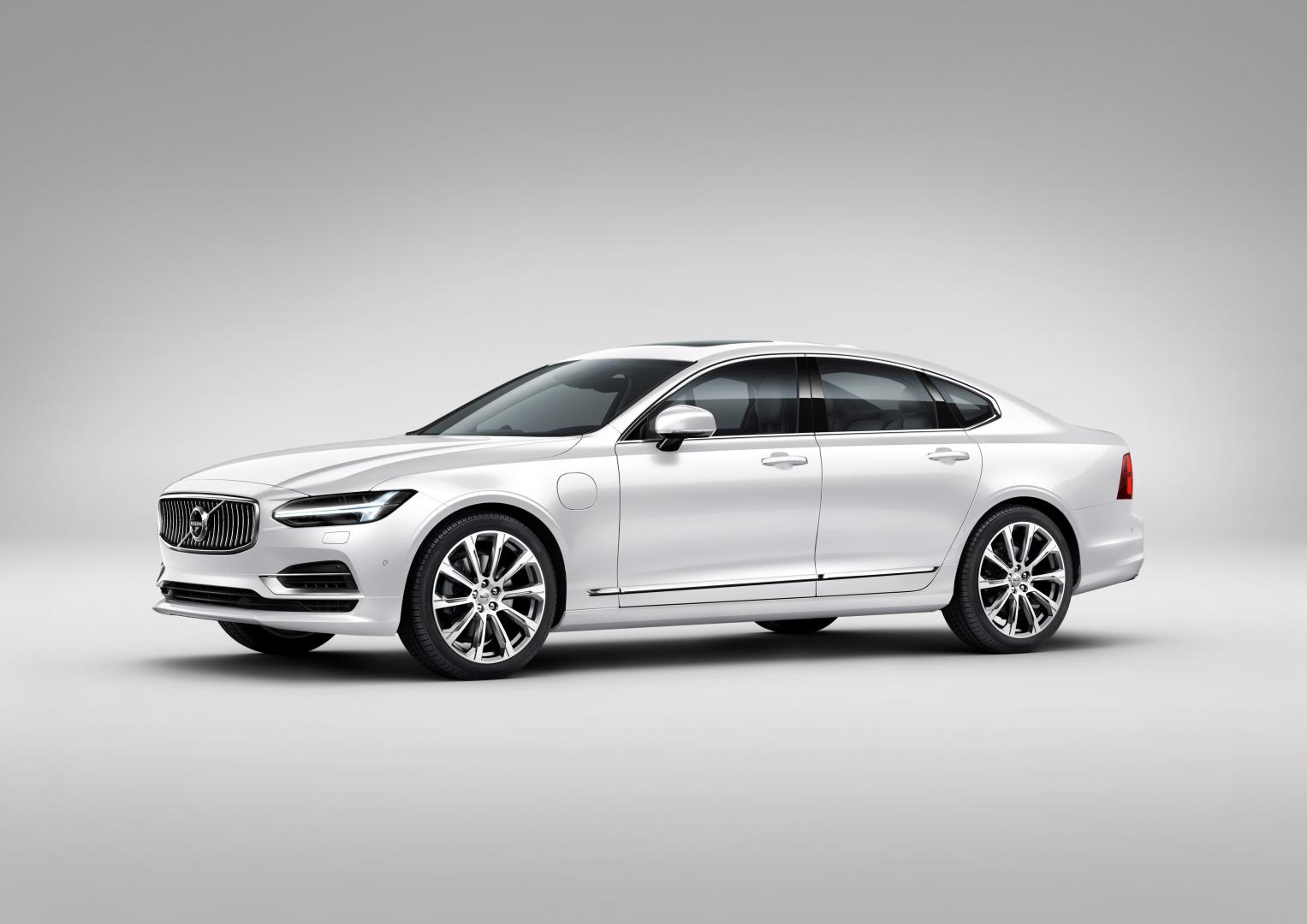 Volvo S90 (2018) - schematy bezpieczników i przekaźników