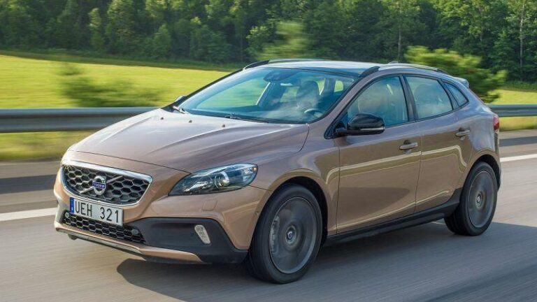 Volvo V40 (2013-2014) - schematy bezpieczników i przekaźników