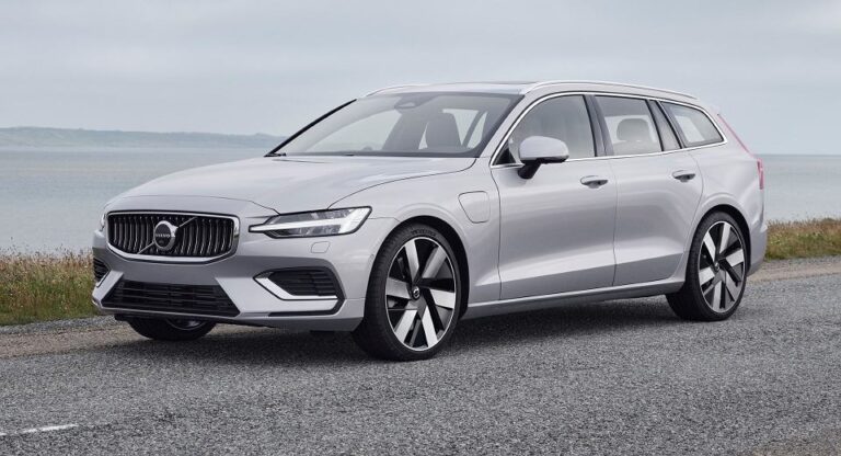 Volvo V60 (2023) - schematy bezpieczników i przekaźników