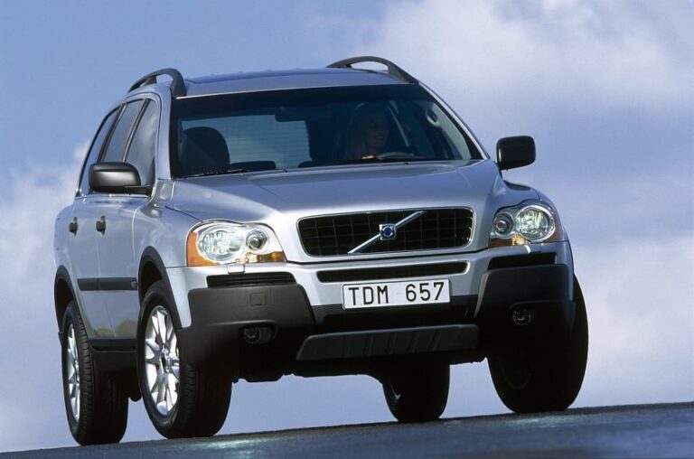 Volvo XC90 (2002-2003) - schematy bezpieczników i przekaźników