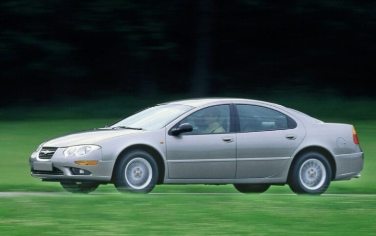 Chrysler 300M (1998-2004) - schematy bezpieczników i przekaźników