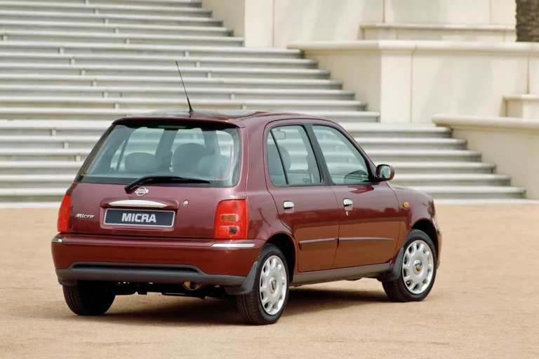 Nissan Micra K11 (1992-2002) - schematy bezpieczników i przekaźników