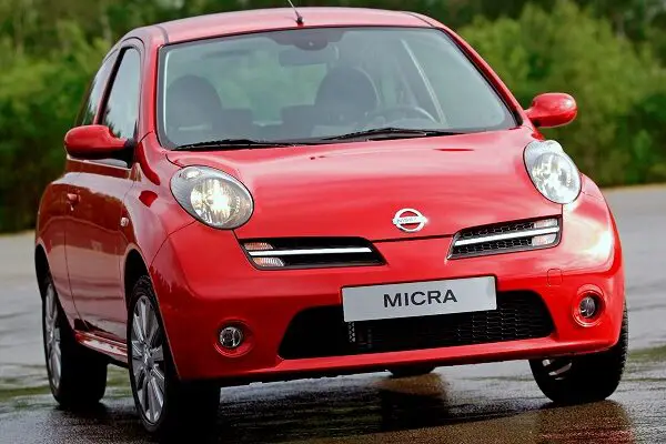 Nissan Micra lub March K12 (2003-2010) - schematy bezpieczników i przekaźników